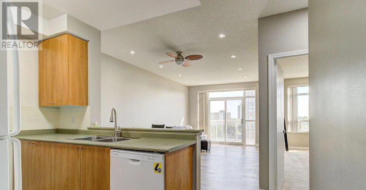 PH4-3650 Kingston Road, Toronto, ON, M1M 3X9 - 10