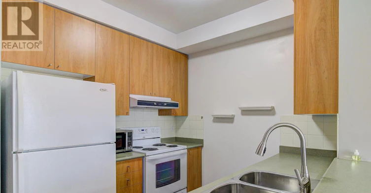 PH4-3650 Kingston Road, Toronto, ON, M1M 3X9 - 7