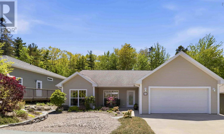 32 Roundhouse Drive