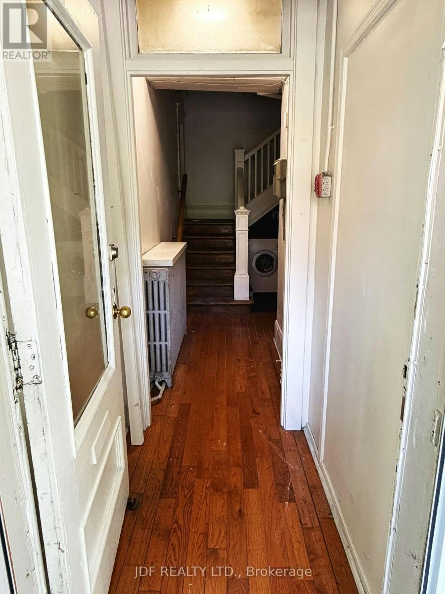 MAIN FLOOR-383 Lansdowne Avenue, Toronto, ON, M6H 3Y2 - 2