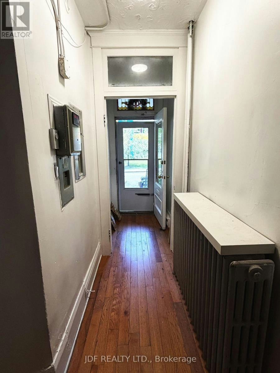 MAIN FLOOR-383 Lansdowne Avenue, Toronto, ON, M6H 3Y2 - 3