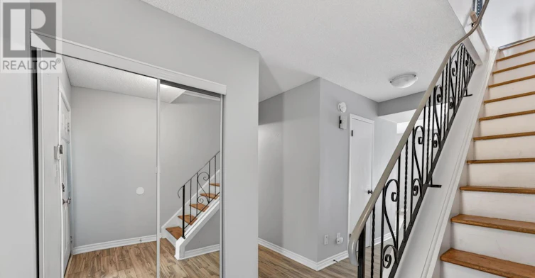 877 Muirfield Crescent, Kingston, ON, K7M 8E5 - 5