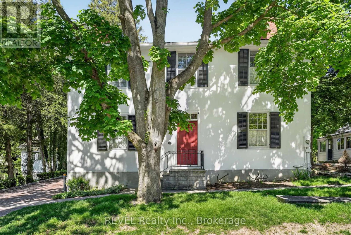 235 Simcoe Street