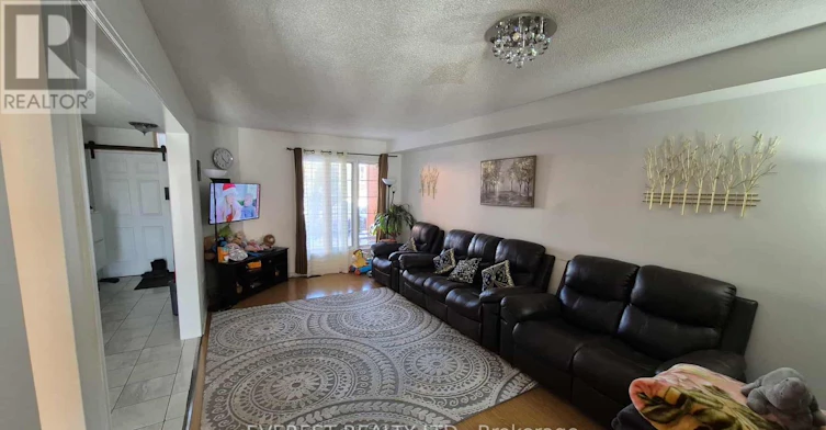 124 Desert Sand Drive, Brampton, ON, L6R 1P9 - 2