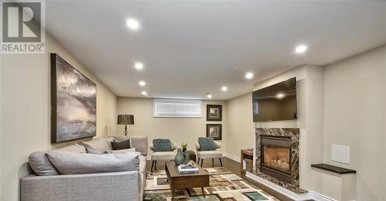 LOWER-126 26th Street WEST, Hamilton, ON, L9C 4Z4 - 3