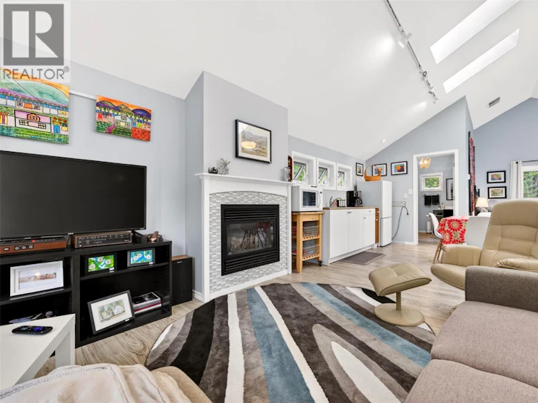 7346 Harrop Procter Road, Procter, BC, V1L 6R4 - 36