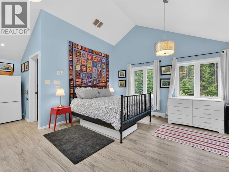 7346 Harrop Procter Road, Procter, BC, V1L 6R4 - 45