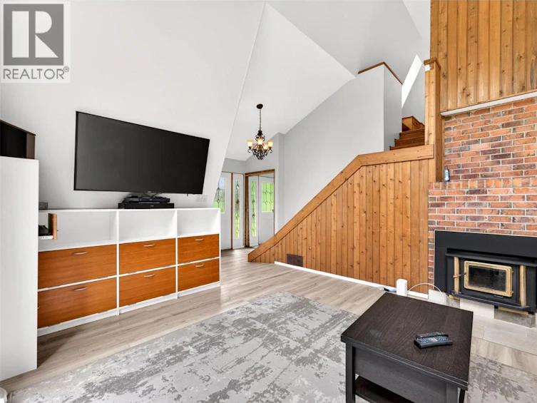 7346 Harrop Procter Road, Procter, BC, V1L 6R4 - 17