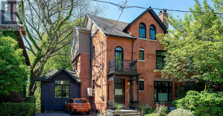 UPPER-12 Meredith Crescent, Toronto, ON, M4W 3B6