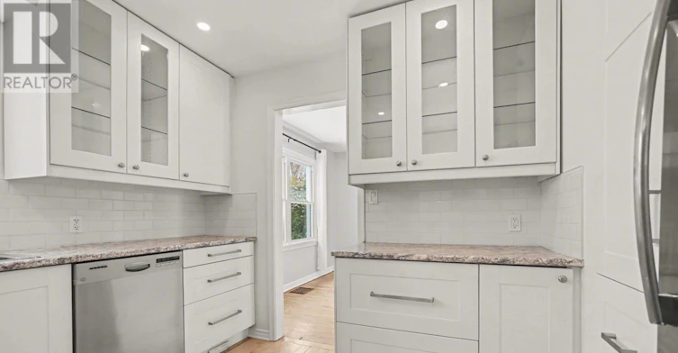 5 Arundel Avenue, Ottawa, ON, K1K 0B1 - 11