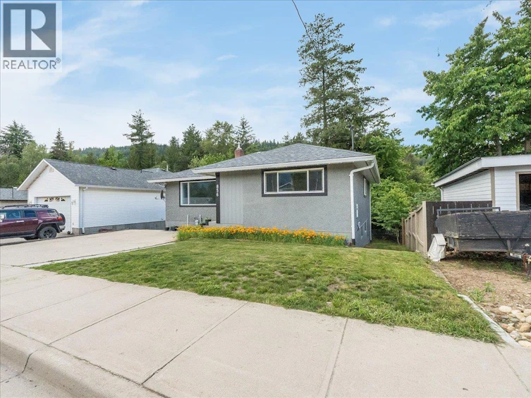 856 7th Avenue, Castlegar, BC, V1N 1R9 - 3