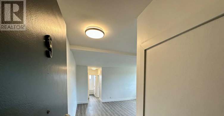 9-3 Wingreen Court, Toronto, ON, M3B 1B9 - 2