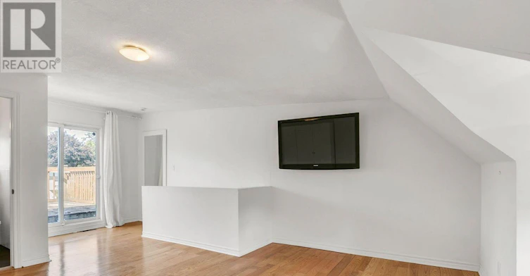 22 Kent Road, Toronto, ON, M4L 2X6 - 26