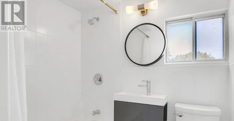 22 Kent Road, Toronto, ON, M4L 2X6 - 24
