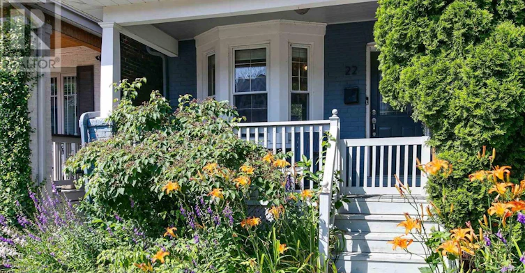 22 Kent Road, Toronto, ON, M4L 2X6 - 2