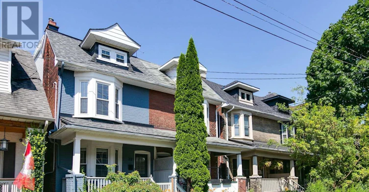 22 Kent Road, Toronto, ON, M4L 2X6