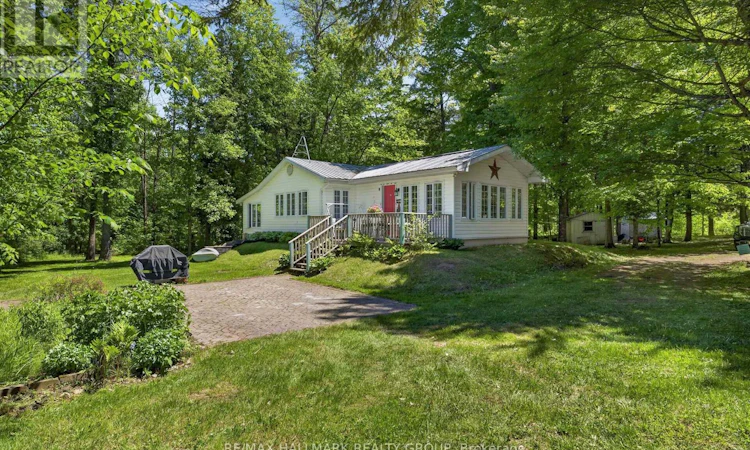2432 Bathurst 2nd Concession