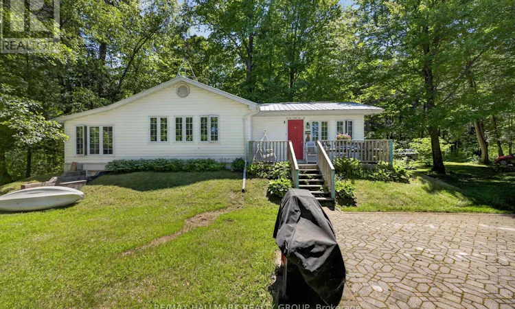 2432 Bathurst 2nd Concession