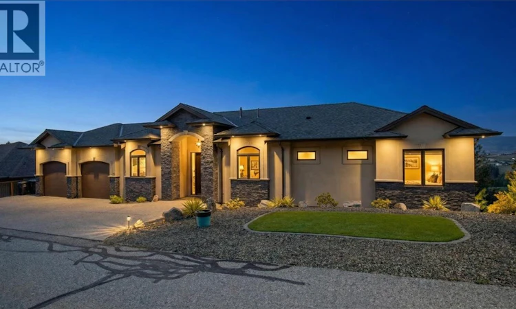 1086 Aurora Heights