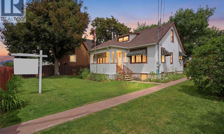 520 Royal Avenue