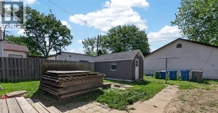693 Pacific SOUTH, Windsor, ON, N8X 2X1 - 17