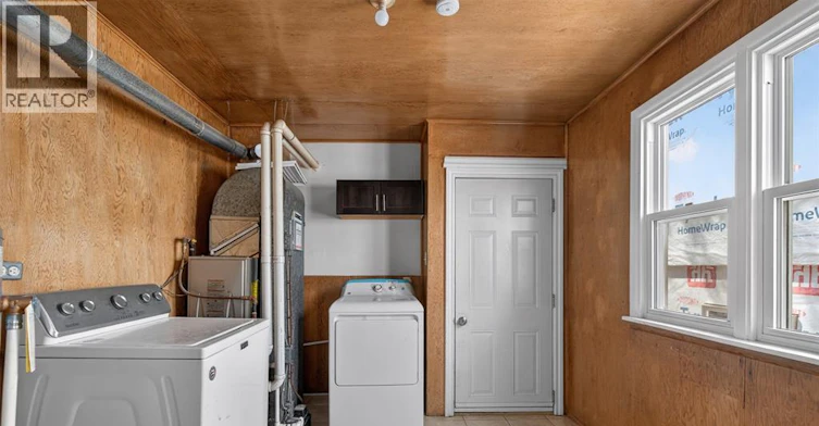 693 Pacific SOUTH, Windsor, ON, N8X 2X1 - 9