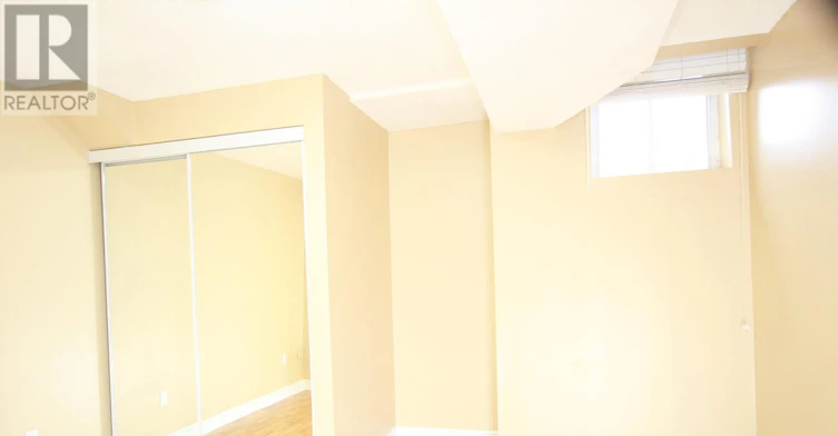 75 Park Avenue WEST, Bradford West Gwillimbury, ON, L3Z 0A7 - 4