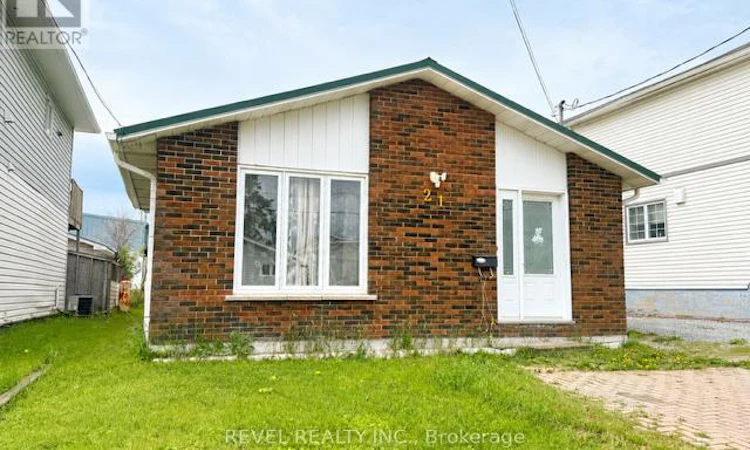 21 Avenue Road