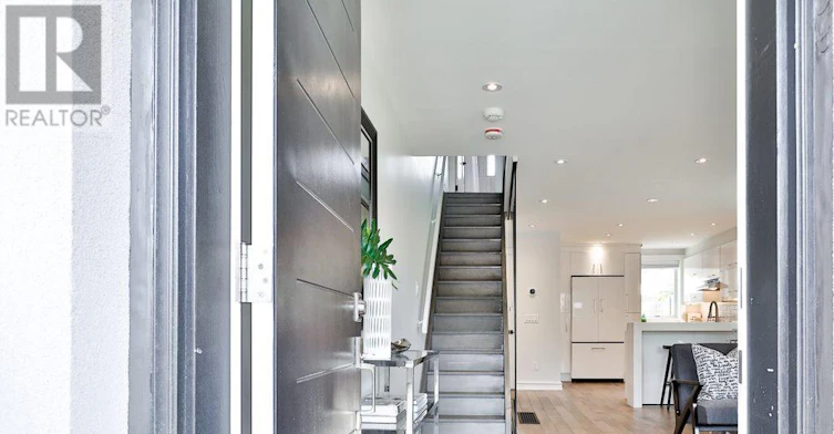 365 Harvie Avenue, Toronto, ON, M6E 4L7 - 3