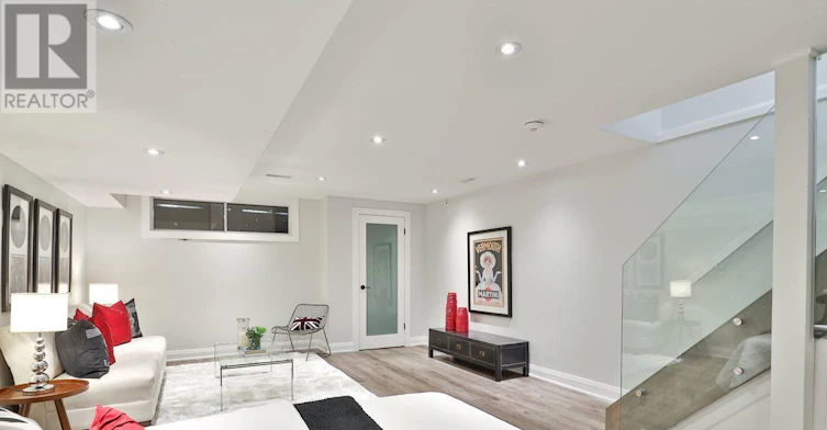 365 Harvie Avenue, Toronto, ON, M6E 4L7 - 21