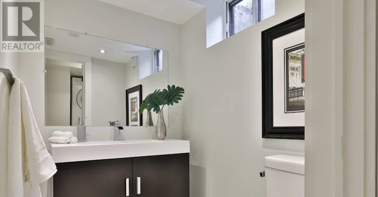 365 Harvie Avenue, Toronto, ON, M6E 4L7 - 23