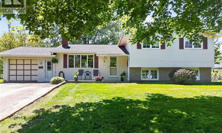 4 Warren Avenue