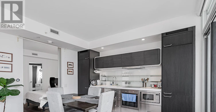 1801-45 Charles Street E, Toronto, ON, M4Y 1S2 - 4