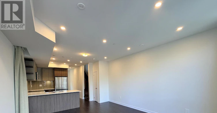 MAIN-24 Green Garden Boulevard, Toronto, ON, M6A 1N3 - 6