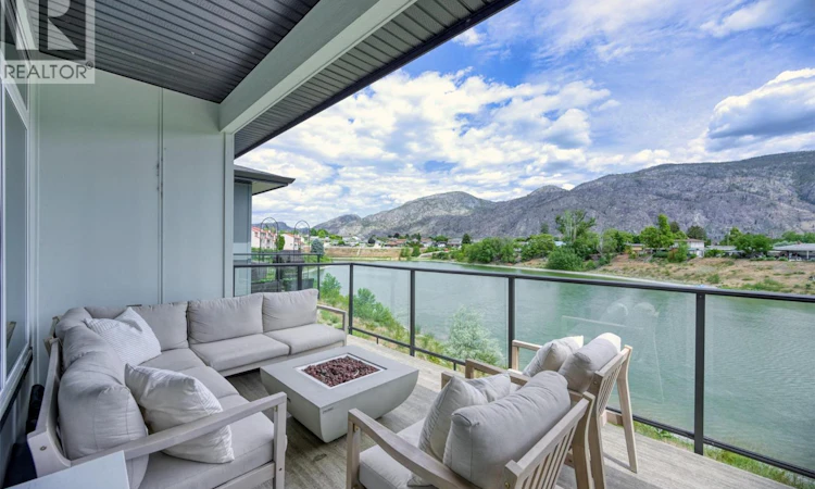 10-8000 Vedette Drive