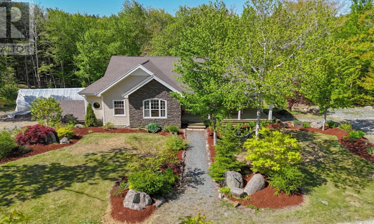 82 Lazy River Road