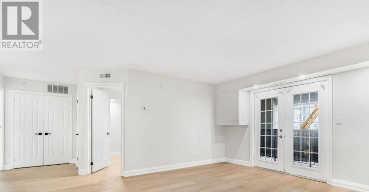 206-1421 Walker's Line, Burlington, ON, L7M 4P4 - 9