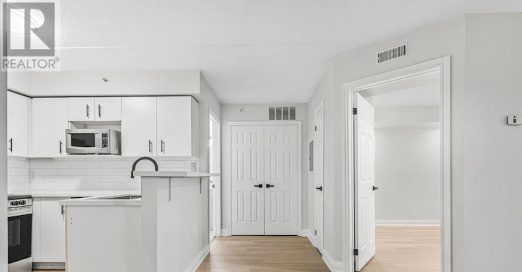 206-1421 Walker's Line, Burlington, ON, L7M 4P4 - 14