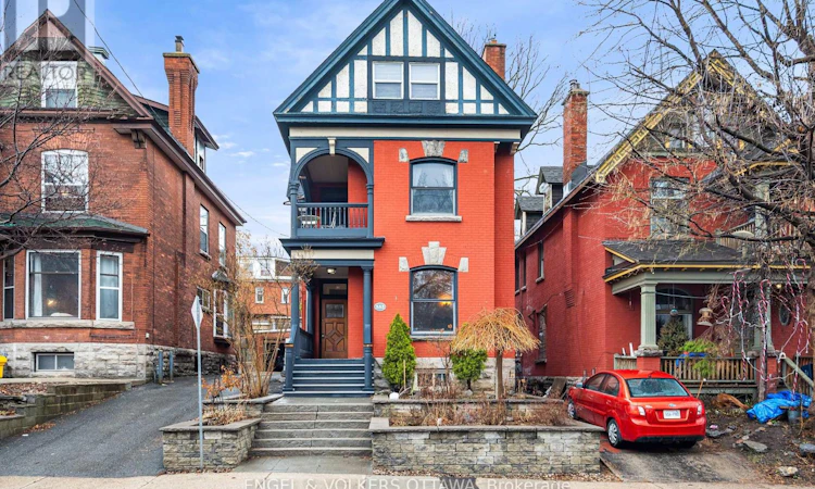 553 Gilmour Street