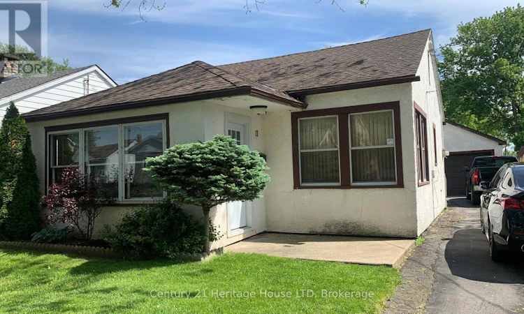 11 Achilles Avenue