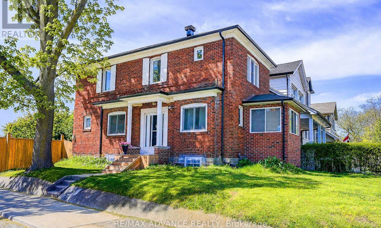 33 Castlefield Avenue