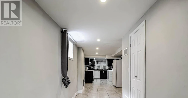 BSMT-57 Gladman Avenue N, Newmarket, ON, L3Y 1W4 - 3