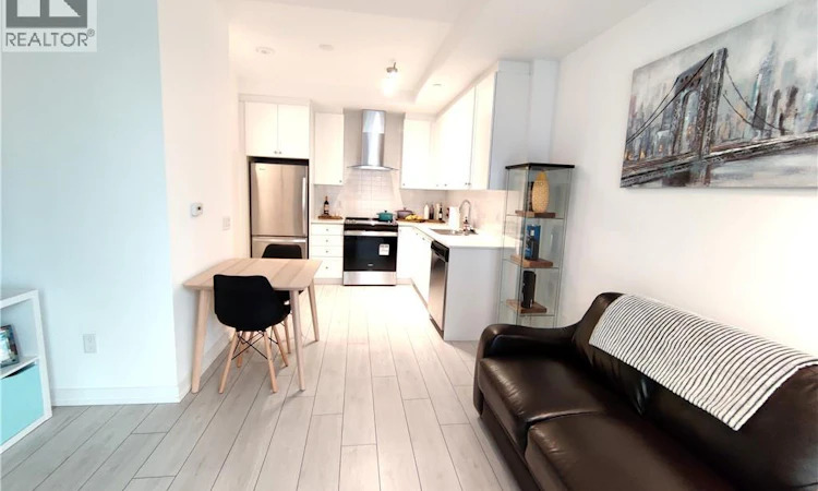 306-55 Duke Street W