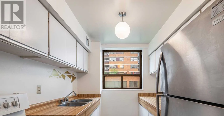 622-89 Mccaul Street, Toronto, ON, M5T 2X3 - 16