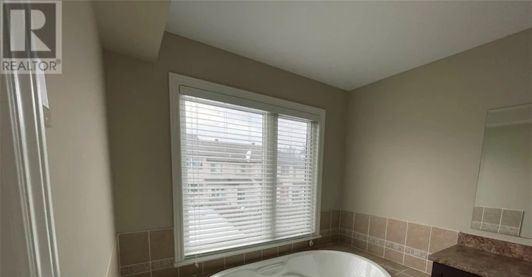 957 Fletcher Circle, Ottawa, ON, K2T 0B9 - 11