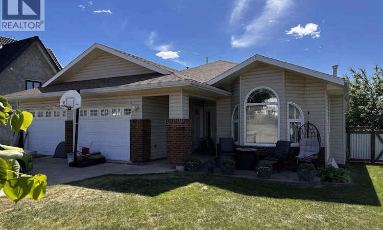 5512 Minnaker Crescent