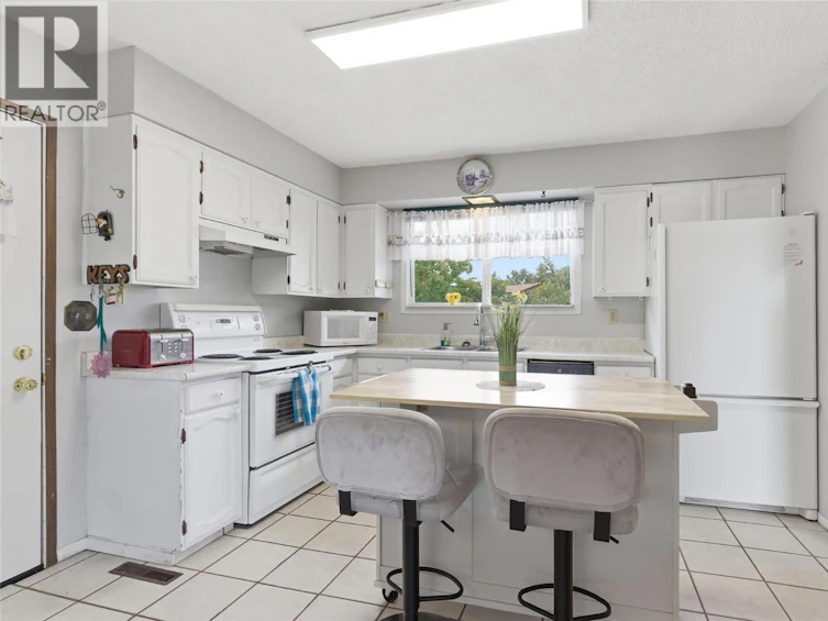 1332 Mesa Vista Drive, Ashcroft, BC, V0K 1A0 - 7