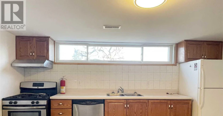 BASEMENT-36 Victor Boulevard, Hamilton, ON, L9A 2V4 - 2