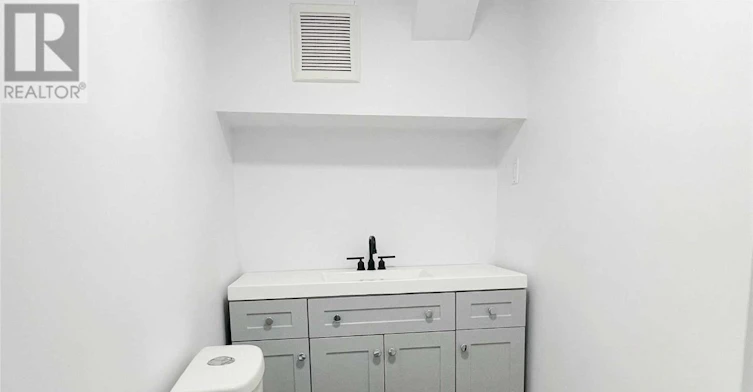 BASEMENT-36 Victor Boulevard, Hamilton, ON, L9A 2V4 - 7