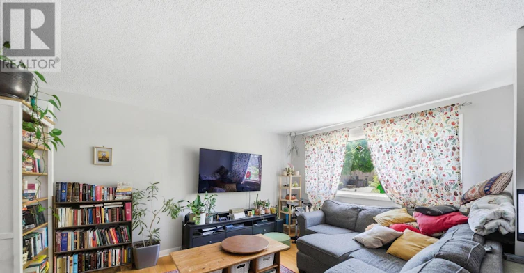 649 Westview Avenue, Ottawa, ON, K1Z 6E3 - 4